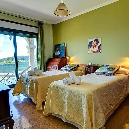 Villa Sleeps 8 Pool Wifi Darbo