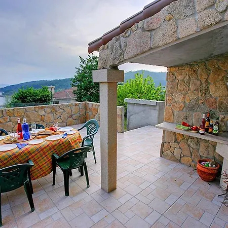 Villa Sleeps 8 Pool Wifi *